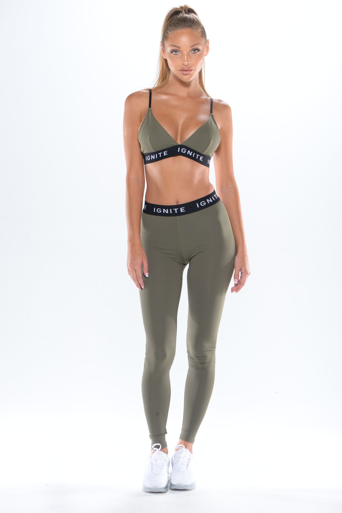 Women's Set Ignite Set, Green Sports Bra, Ignite Sports Bra, Ignite leggings, Ignite Dan Bizerian Model, Ignite Model