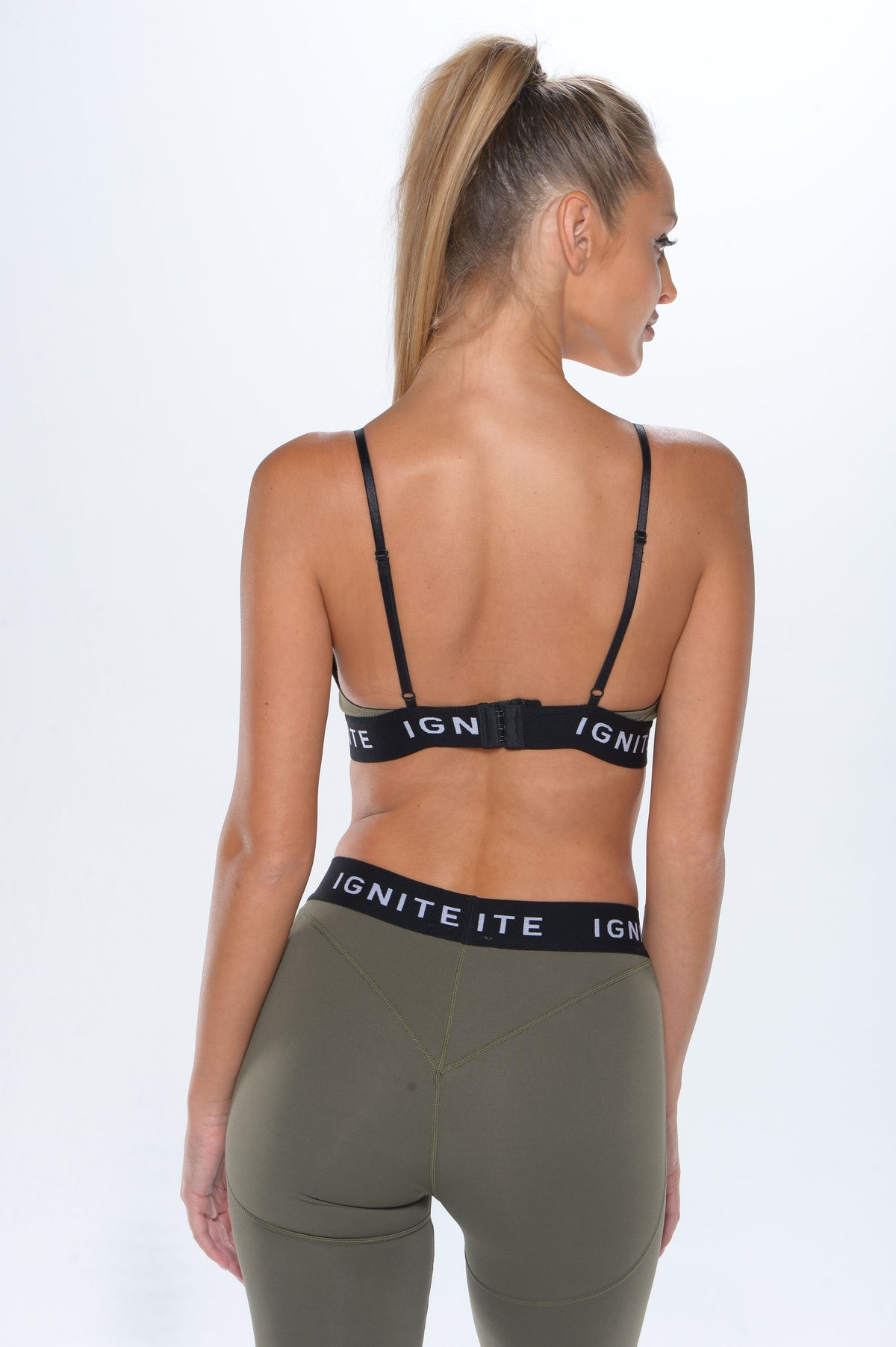 Women's Set Ignite Set, Green Sports Bra, Ignite Sports Bra,  Ignite leggings, Ignite Dan Bizerian Model, Ignite Model